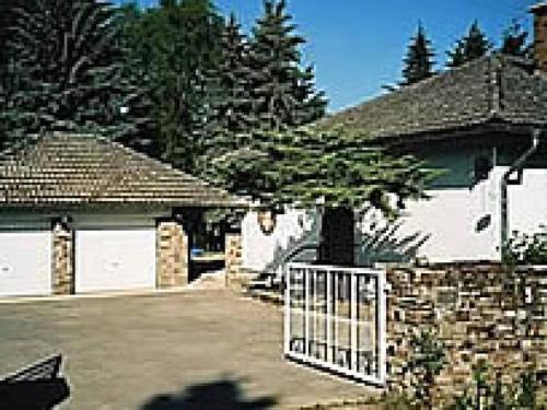 Stephanshausen House | Lense, with piano