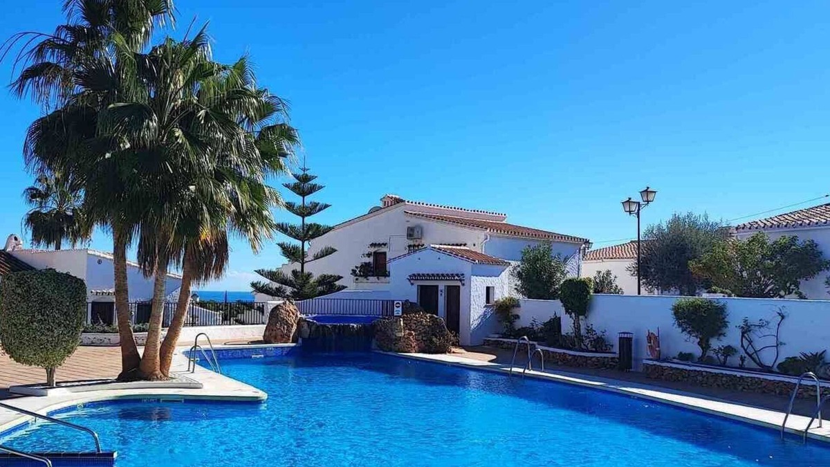 Maro Hotel | Leo's Smile House by VG