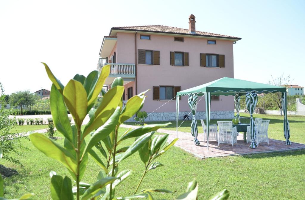 Sakës Villa | LeoHouse