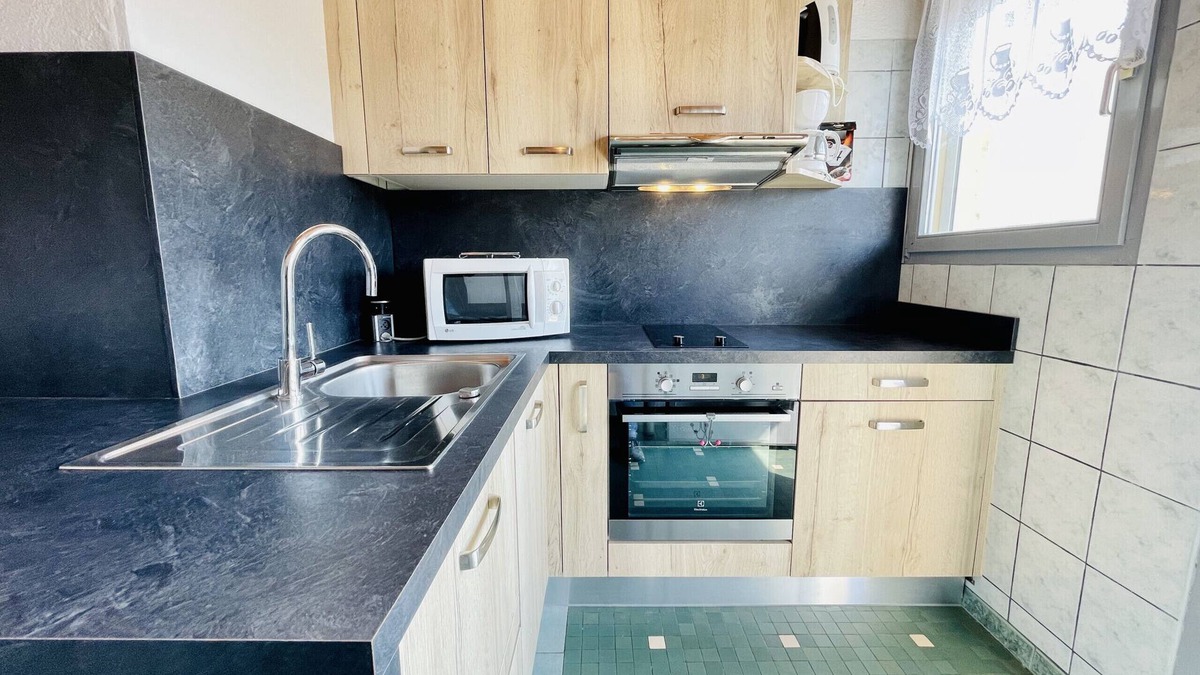 Forges-les-Bains Apartment | Léon: Apartment with balcony 300 m from the thermal baths