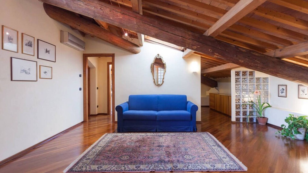 Citta Antica Apartment | Leoni House Verona, elegant apartment in the historical center
