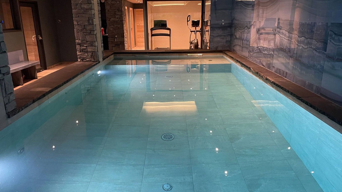 Peisey-Nancroix Ski Chalet | Les 3 Chalets groupés-Private Bathroom-Chalet