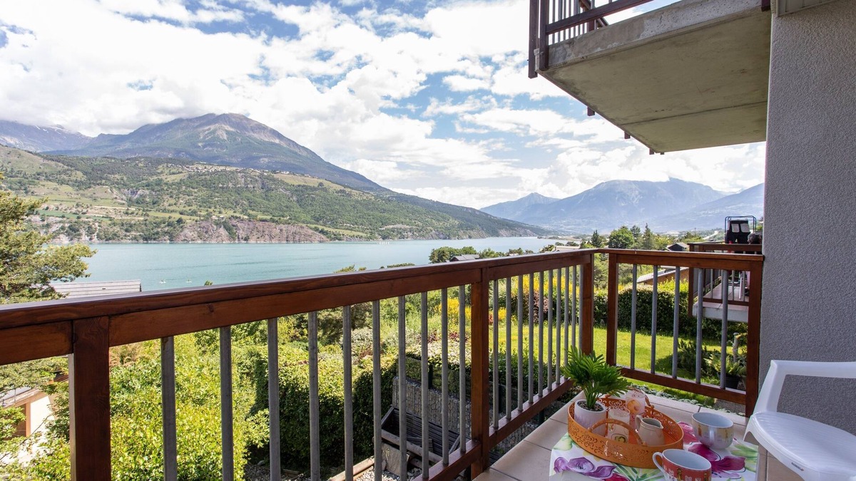Savines-le-Lac Apartment | Les Aiguilles de Chabrière - Appt vue montagne pour 4