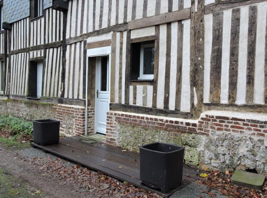 Saint-Nicolas-de-la-Haie House | Les amoureux