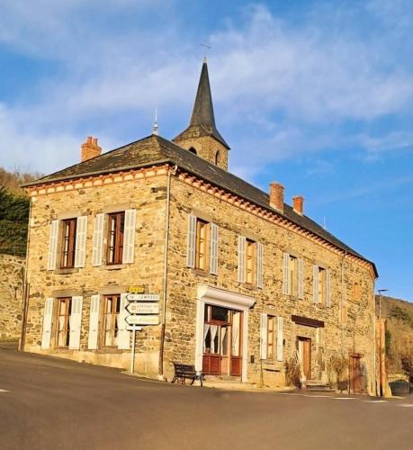 Grenier-Montgon Bed & Breakfast | Les Chambres de la Violette