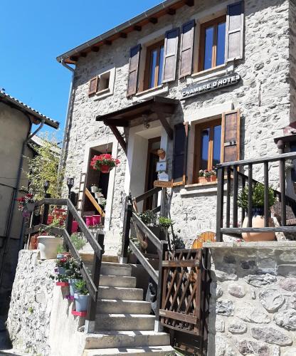 Saint-Dalmas House | Les chambres du Presbytère du Val