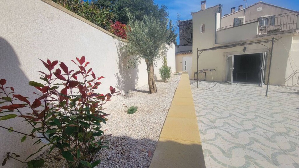 Bourg-Saint-Andeol House | "Les cigales" grand gîte