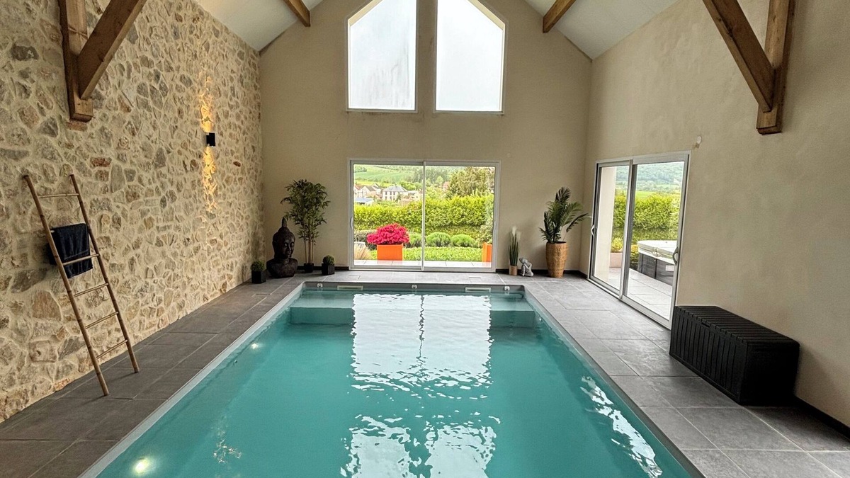 Courthiezy House | « Les Deux Piliers » Villa Avec Piscine au Beau Milieu de la Vallée Champenoise