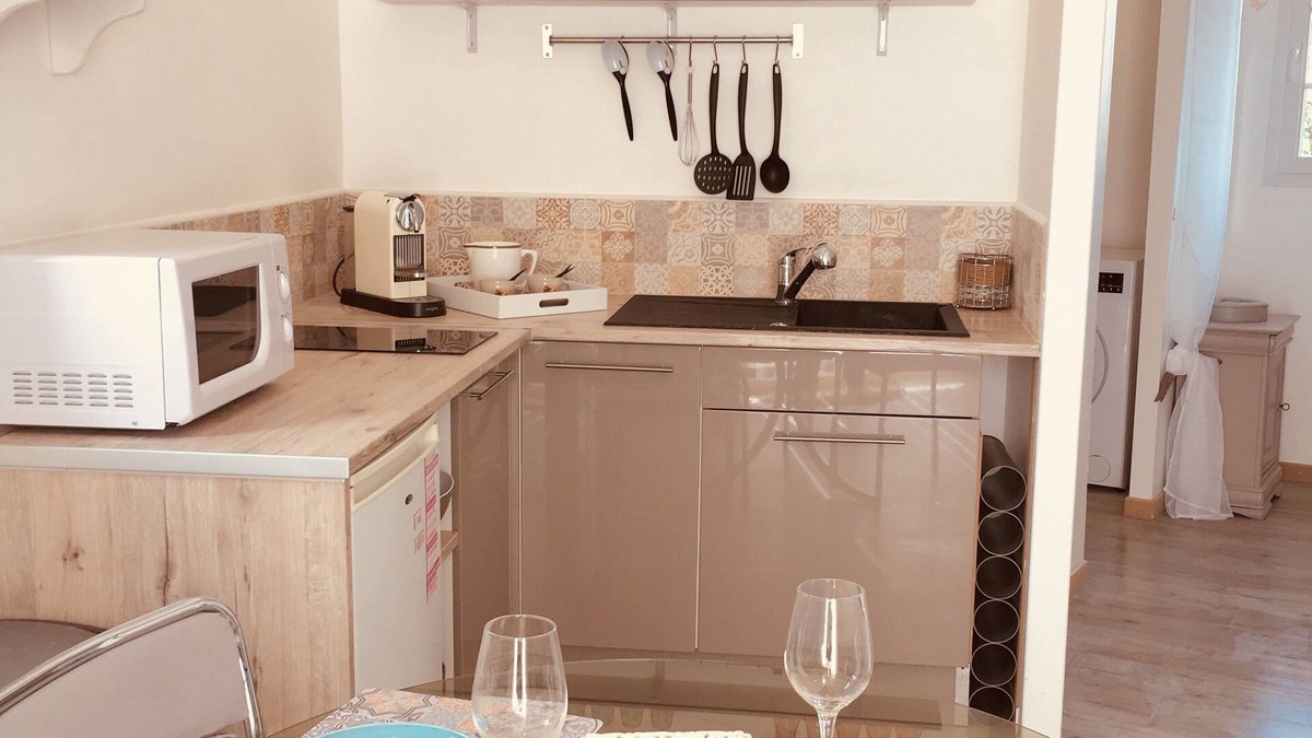 Chateauneuf-Val-Saint-Donat House | Les Papillons 40m2, a real cocoon for two lovers! Shared swimming pool