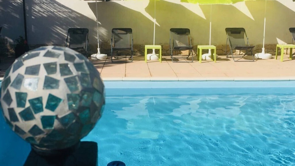Chateauneuf-Val-Saint-Donat House | Les Cèdres, comfortable 89m2 apartment, ideal for 5 people, shared pool