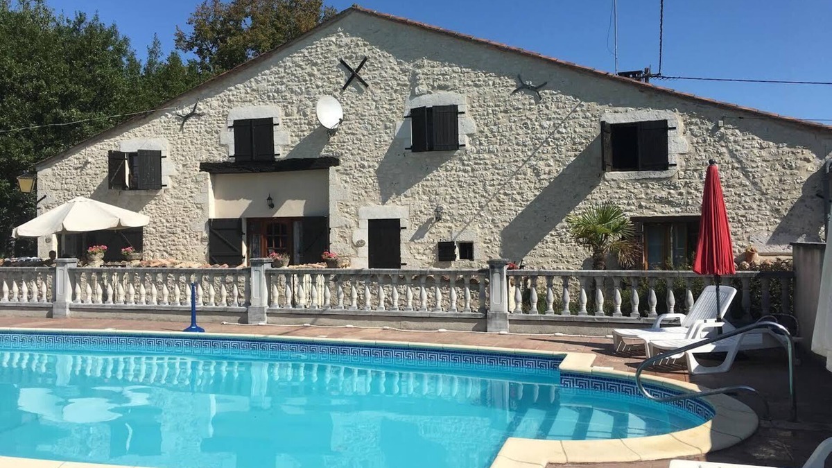 Les Leves-et-Thoumeyragues House | LES GRANGES - Gîte CLEMATITE
