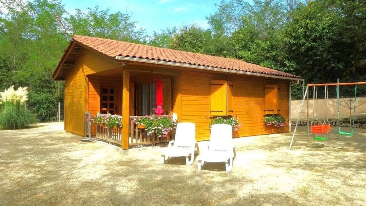 Auriac-du-Perigord Ski Chalet | Les Gîtes des Hauts de Vialot Piscine Couverte Chauffée