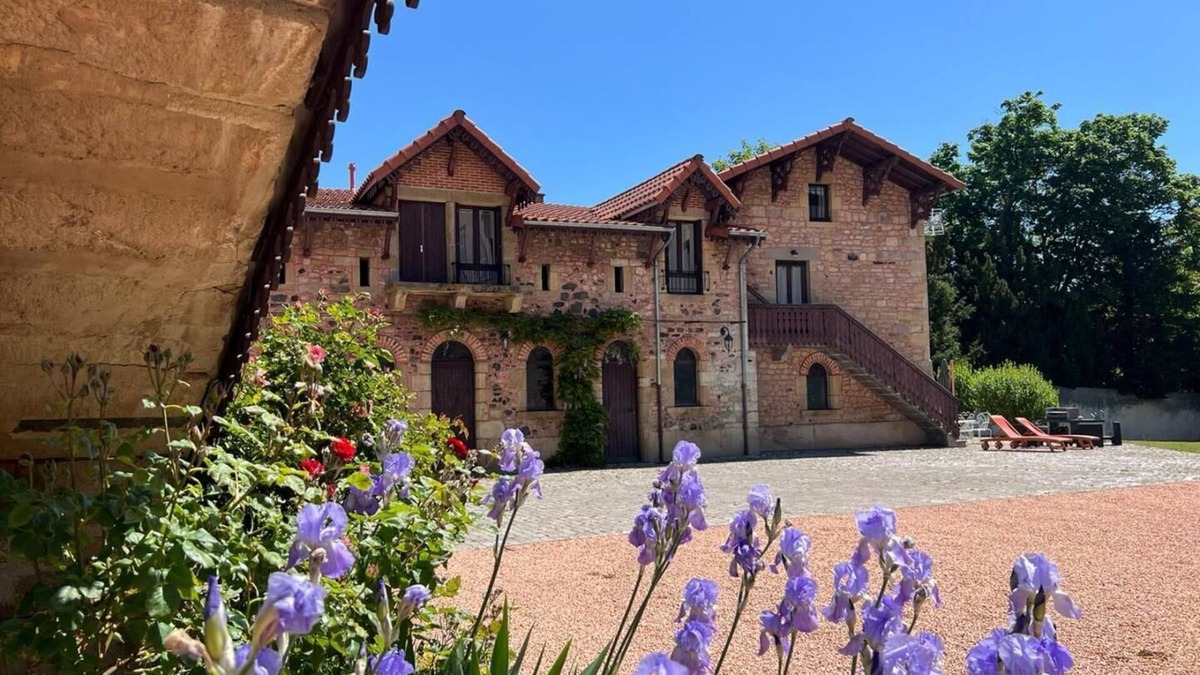 Chanonat House | Les Glycines de Viallevelours