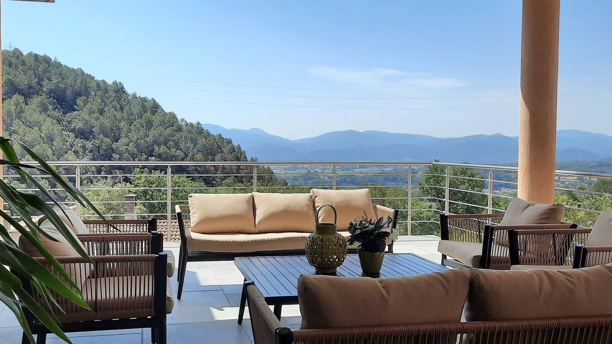 La Motte Bed & Breakfast | Les Hauts Du Peireguier
