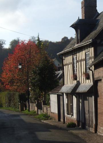 Lyons-la-Foret House | Les Hirondelles
