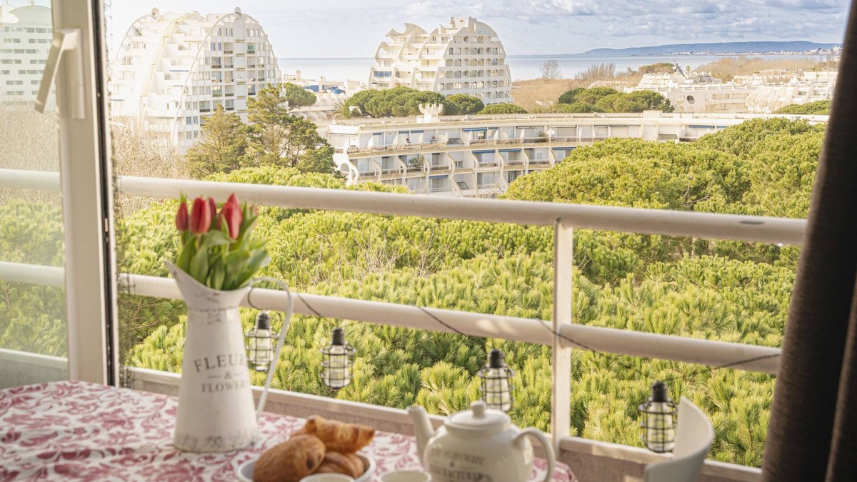 Le Couchant Apartment | Les Jardins du Couchant by Interhome