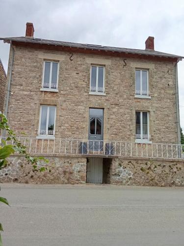 Saint-Sulpice-le-Dunois House | Les lapins bleus