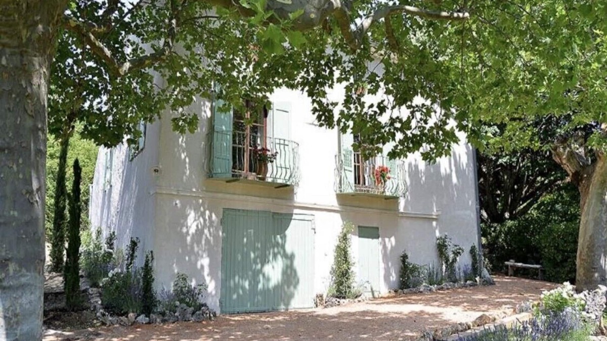 Riez House | Les Lavandes family home, not overlooked, heated & private swimming pool,