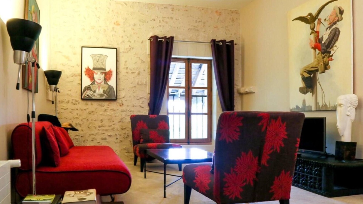 Pontlevoy Apartment | Les loges de saint eloi eccentric loft