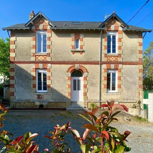Yvre-l'Eveque Bed & Breakfast | Les Lotus de BELLE-YLE
