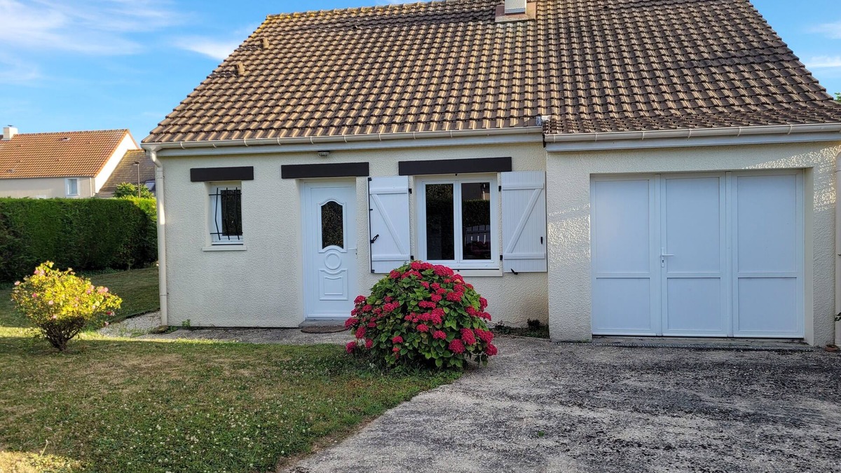 Ouistreham House | Les Marmots, Maison Individuelle Proche Plage et Commerce Avec Terrain au Calme
