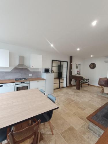 Chateauvillain Apartment | Les Murmures Desbordes