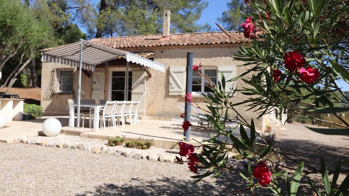 Le Luc House | Les oliviers" guest house