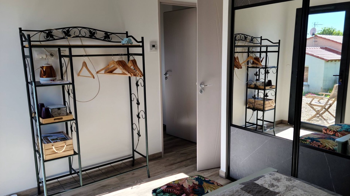 Saint-Laurent-La-Vernede Bed & Breakfast | Les Papillons D'uzès