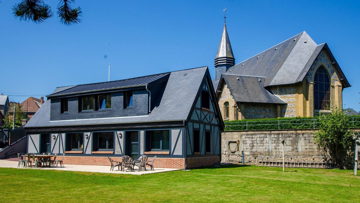 Pourville-sur-Mer Ski Chalet | Les Rescapés, Large garden 50 metres from the sea