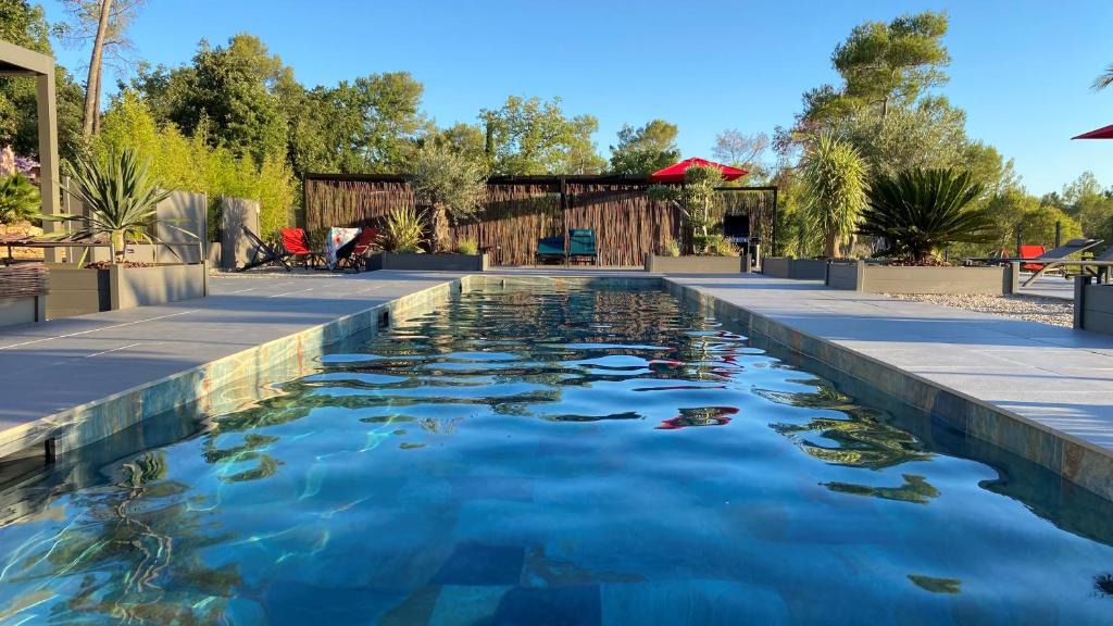 Saint-Paul-en-Foret Bed & Breakfast | LES ROCHES DE BAUDISSET