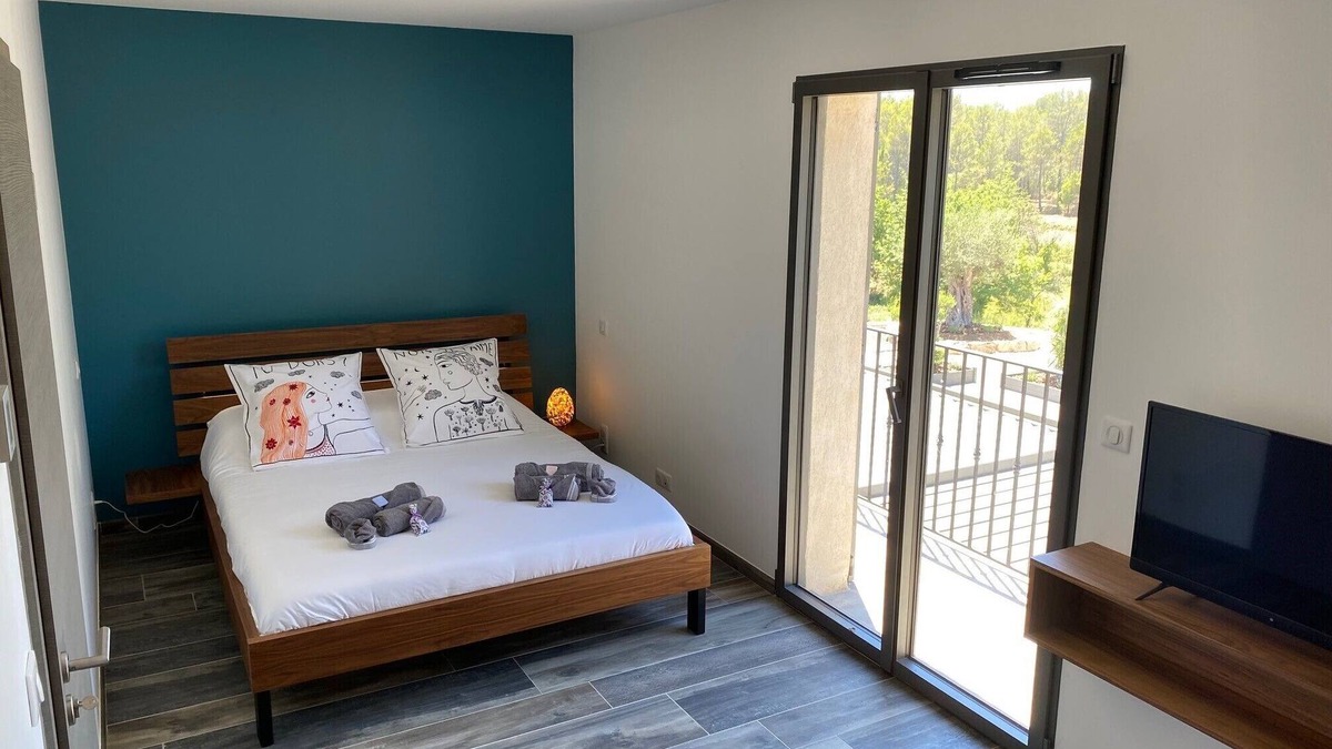 Saint-Paul-en-Foret Bed & Breakfast | Les Roches de Baudisset