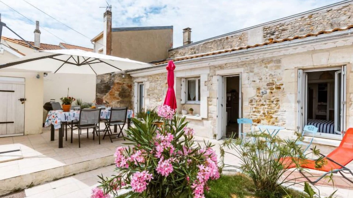 Arvert House | Les Rosiers by Interhome