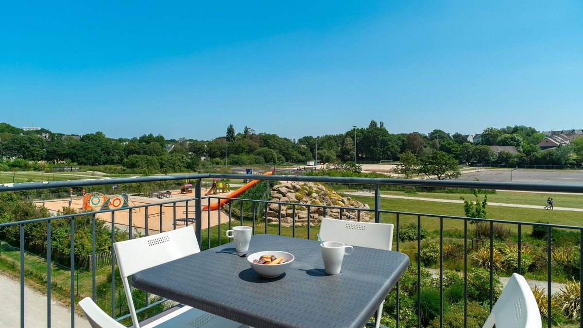 Concarneau Apartment | Les Thermes 521 - Appt proche plage avec piscine partagée