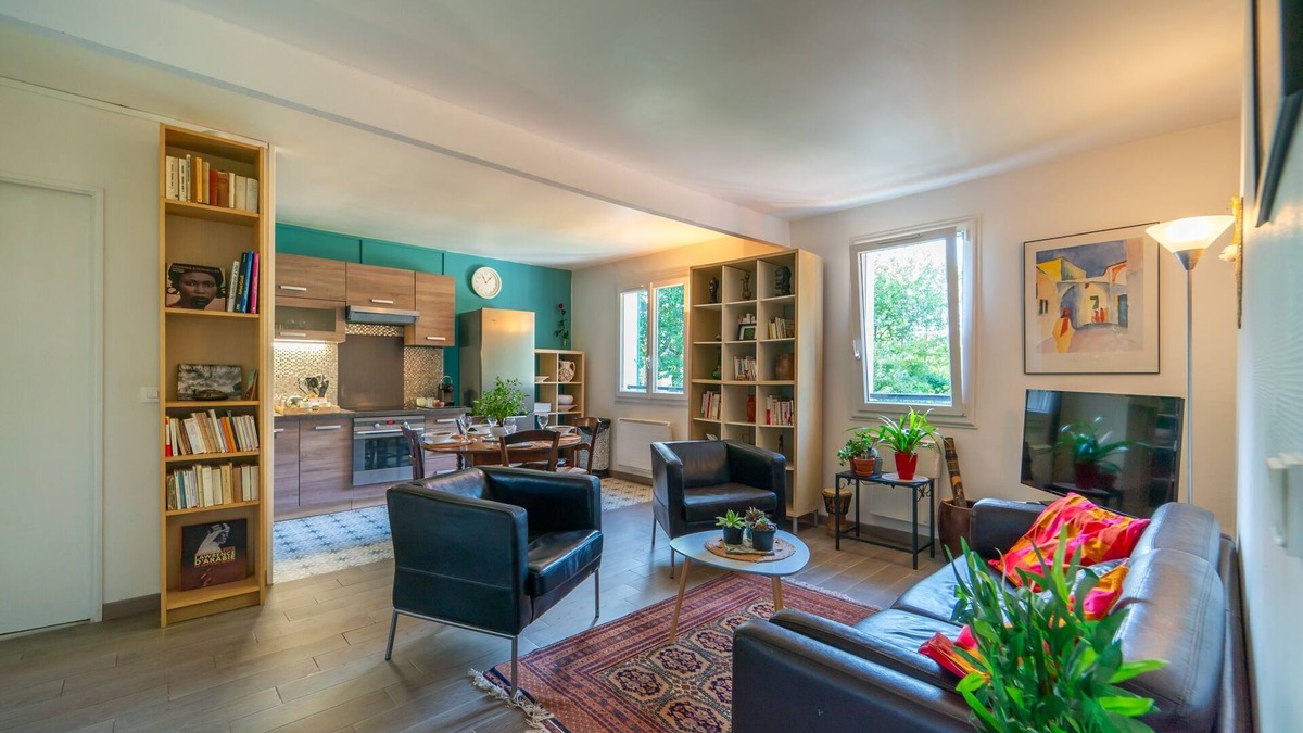 Rungis Apartment | Les Volets Bleus - Three Bedroom Apartment, Sleeps 6