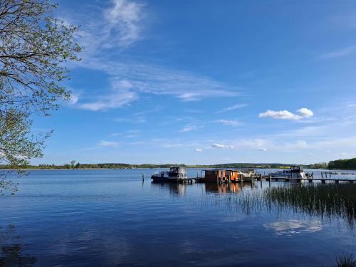 Wesenberg Boat Rental | Leseinsel Helena