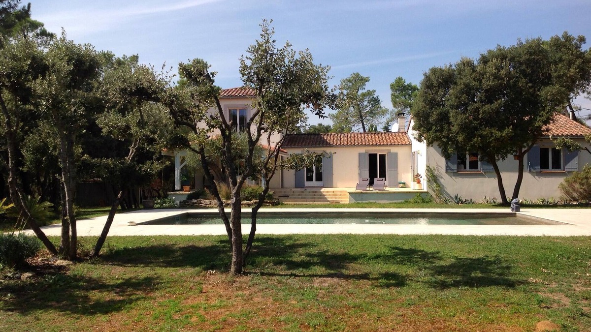 Saint-Quentin-la-Poterie House | Lesmaisonsdevalerie. House 4 km from Uzès in Saint-Quentin-la-Poterie.