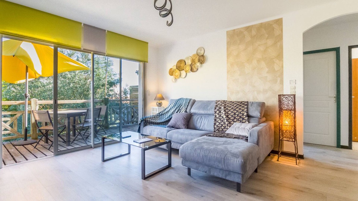 Aytre Apartment | Less than 100 m from the beach, near La Rochelle, T3 second floor with terrace