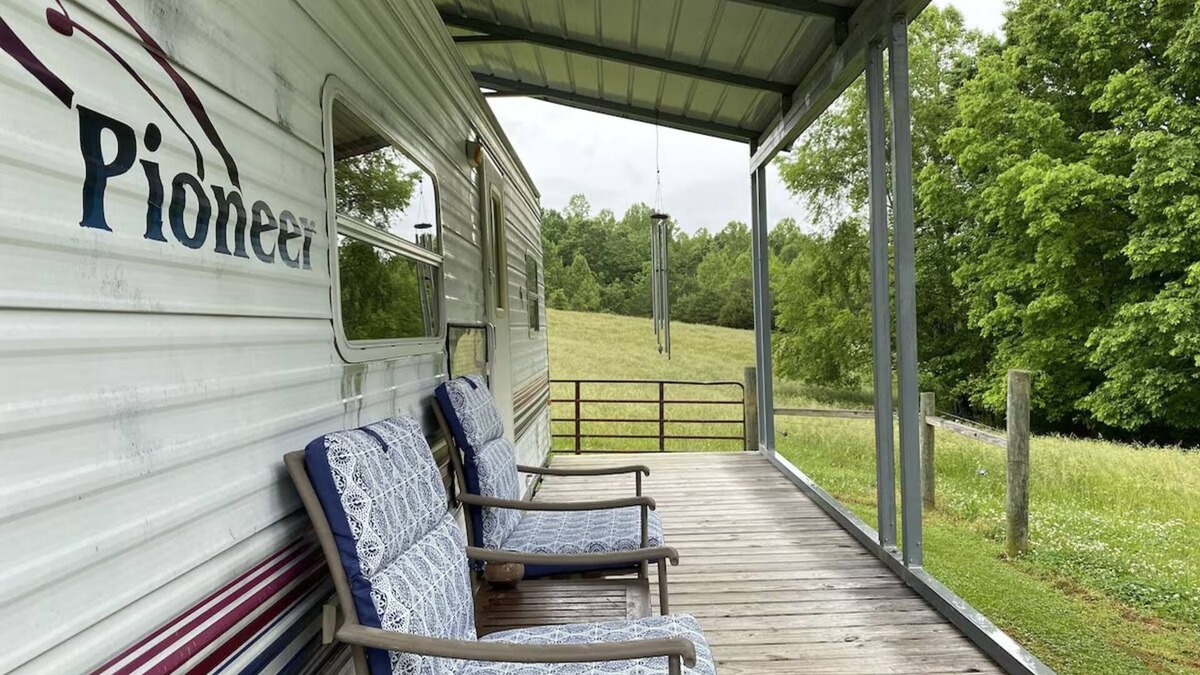 Ararat House | LET'S GO CAMPING ~ CATTLE VIEW CAMPER