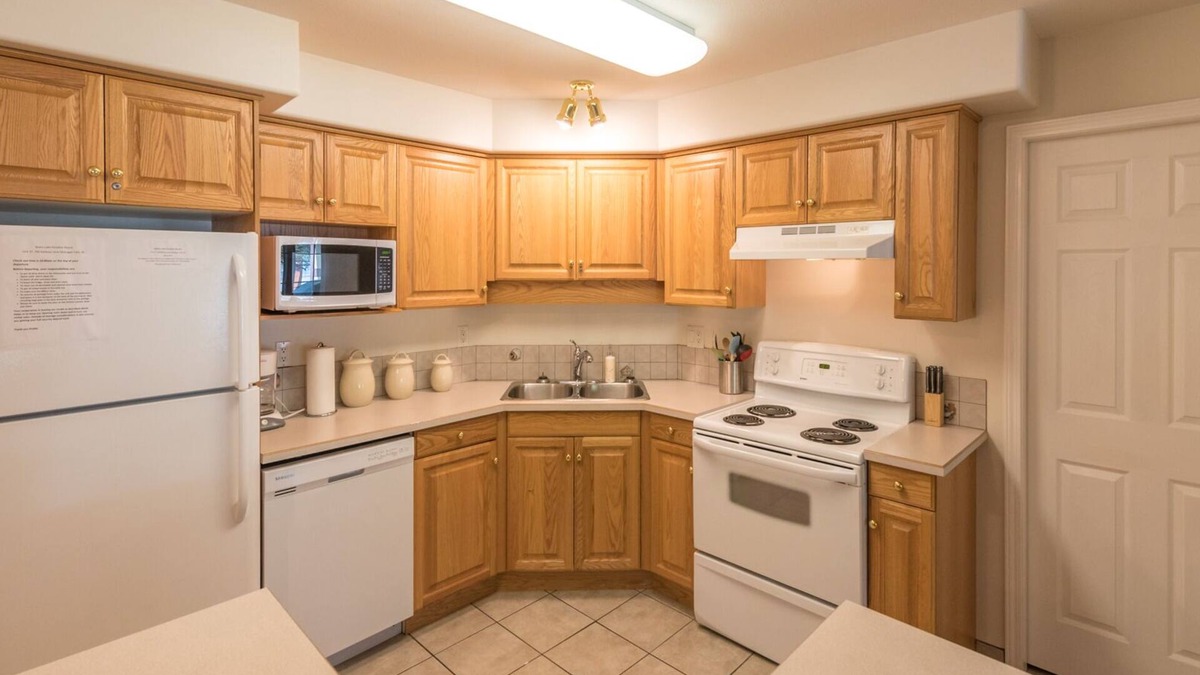 Okanagan-Similkameen Condo | Let your Vacation Start Here!