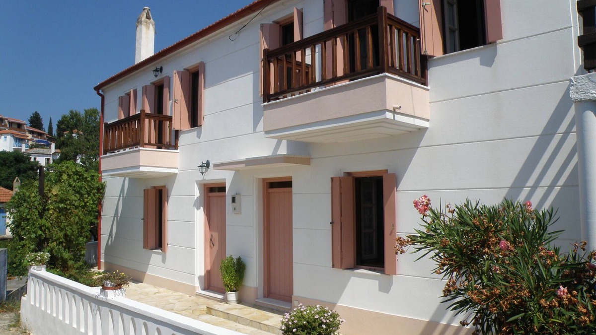 Alonissos House | Let Yourself Escape At Ikia's Traditional Houses
