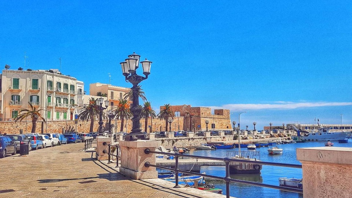 Municipio 3 Apartment | Levante Home in the Centre of Bari