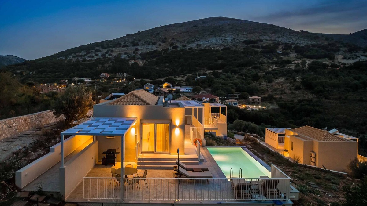Dhrakata Villa | Levantes Villa - Two Bedroom Villa, Sleeps 4