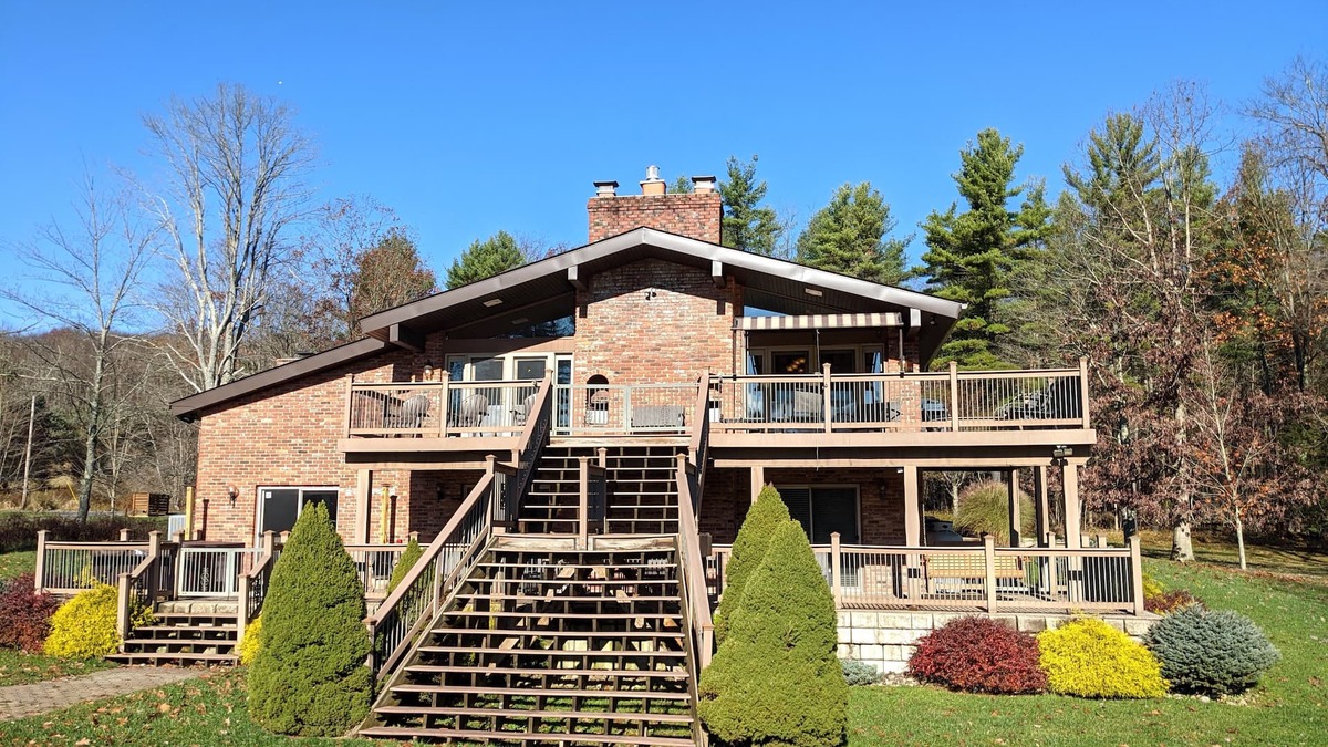 Paradise Point House | Level lakefront, family-friendly, hot tub, low fees, private dock
