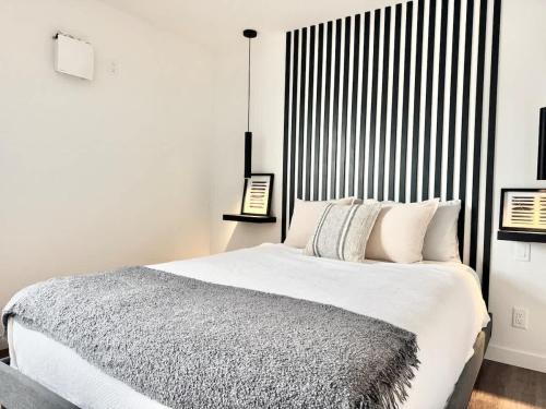 Desjardins Apartment | Levis Center New Studio #2 AC, WiFi and 2 Parking spaces