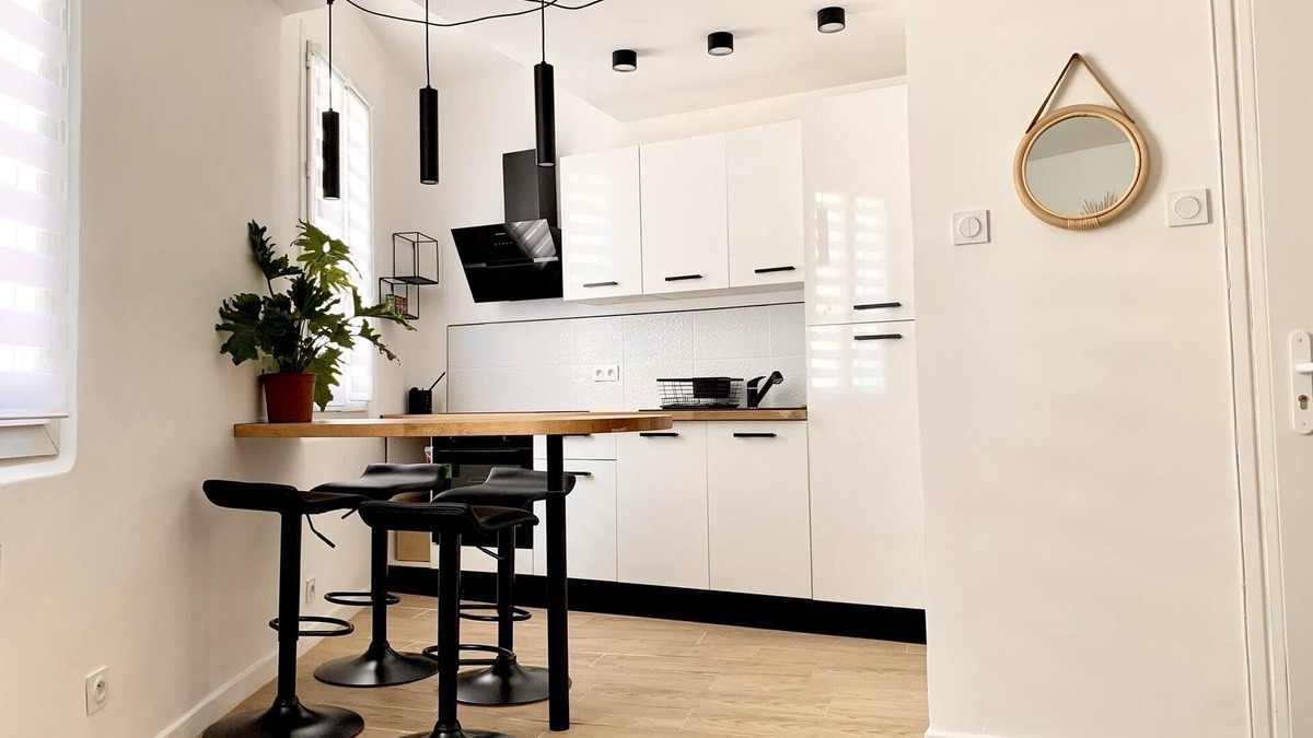 Thiers Apartment | Liberté: fully-equipped 2-room apartment in city center