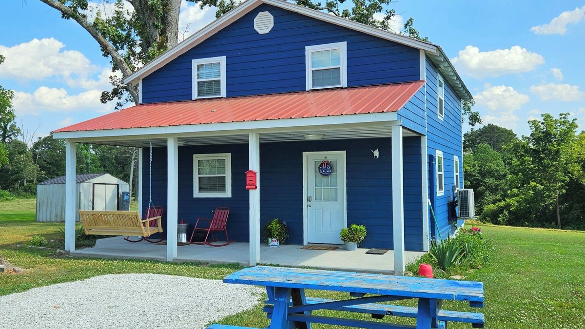 Bryant Cabin | LIBERTY LODGE - Beautiful 2-bed 2-bath Cabin in Bryant w/Fast WiFi & AC