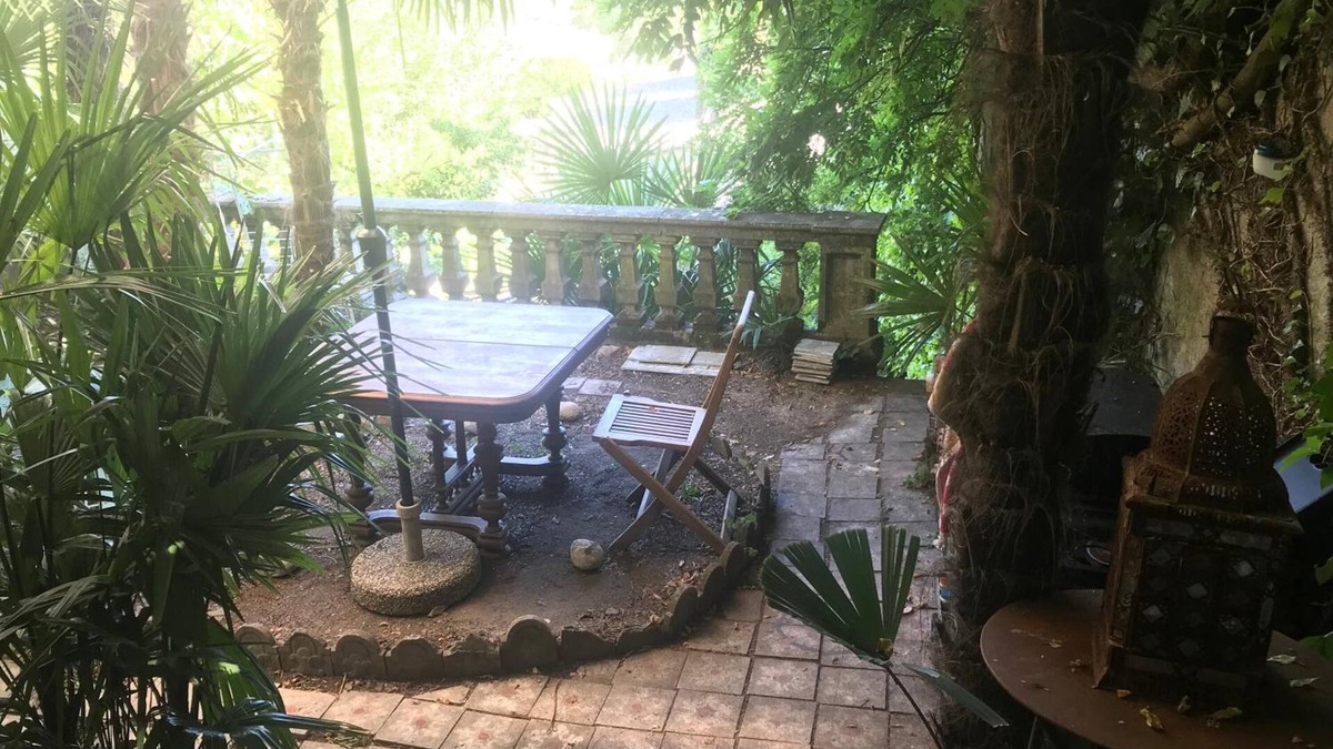 Montolieu Bed & Breakfast | Librairie Abelard