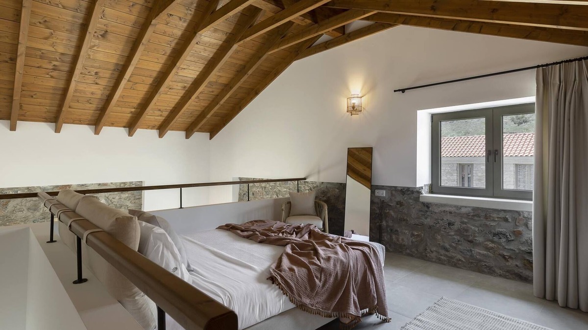 Sourpi Apartment | Lichnos Luxury Maisonette 1