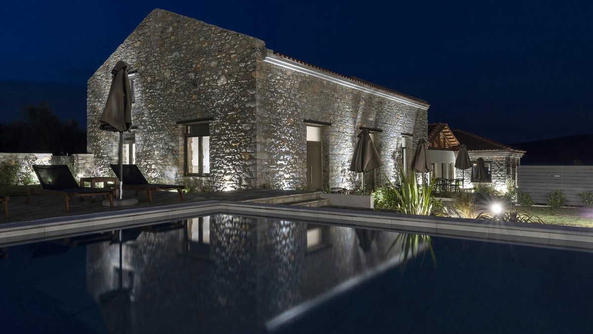 Sourpi Apartment | Lichnos Luxury Maisonette 3