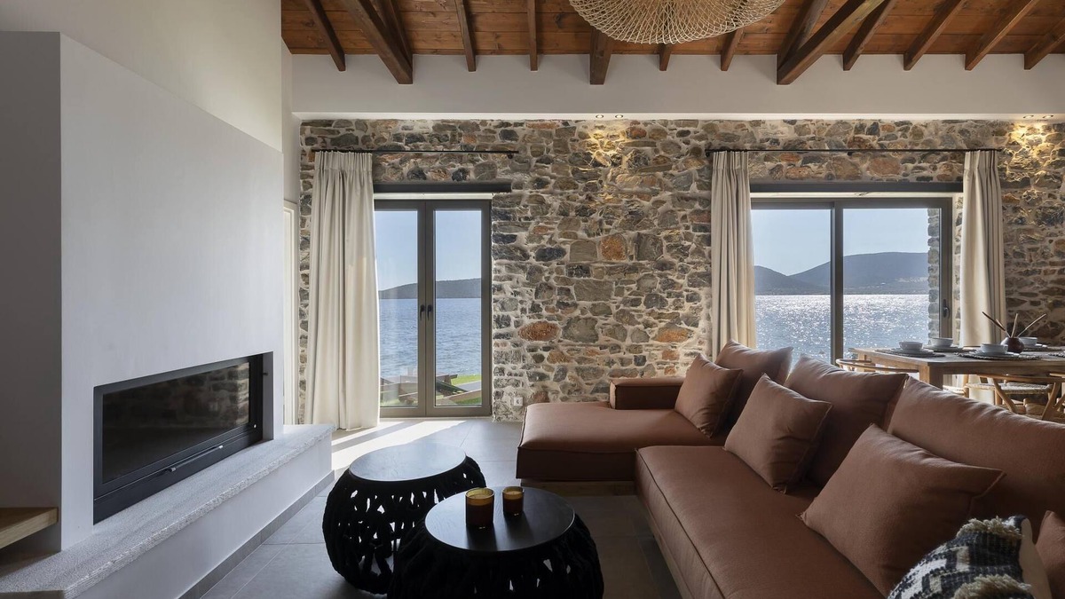 Sourpi Apartment | Lichnos Luxury Suite
